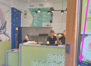 Bunny Handroll - naklejka potwierdzająca udział w programie Karta SOPOT