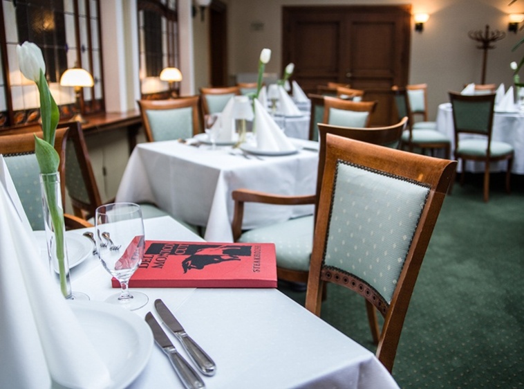 Delmonico Cut Steakhouse 